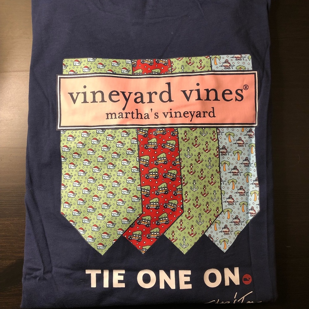 NWT Vineyard Vines Men’s Christmas LS Tee- Multiple Sizes